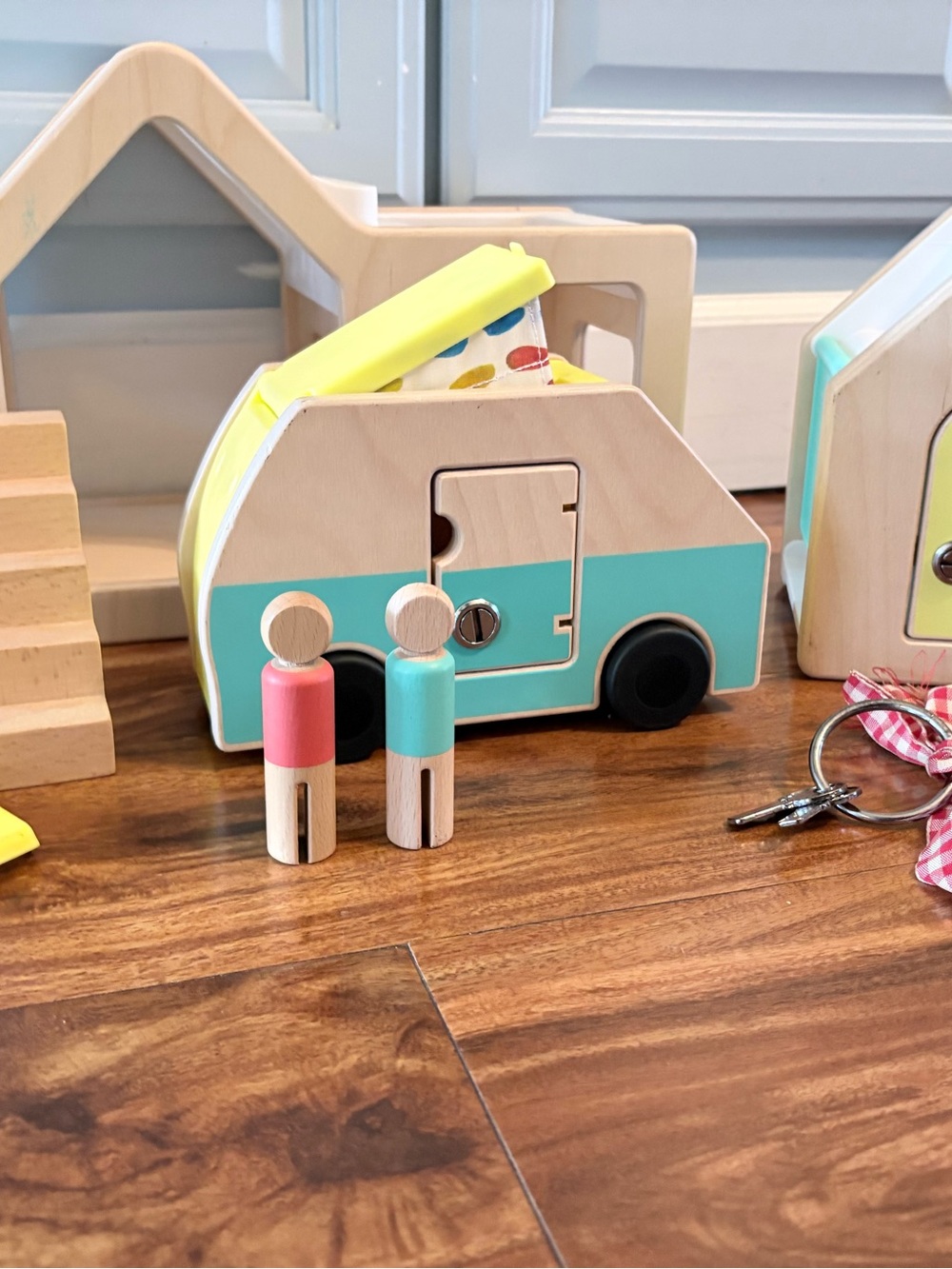 Lovevery Modular House & Camper Set Key 2 Wooden People Observer Play Kit - Picture 6 of 14